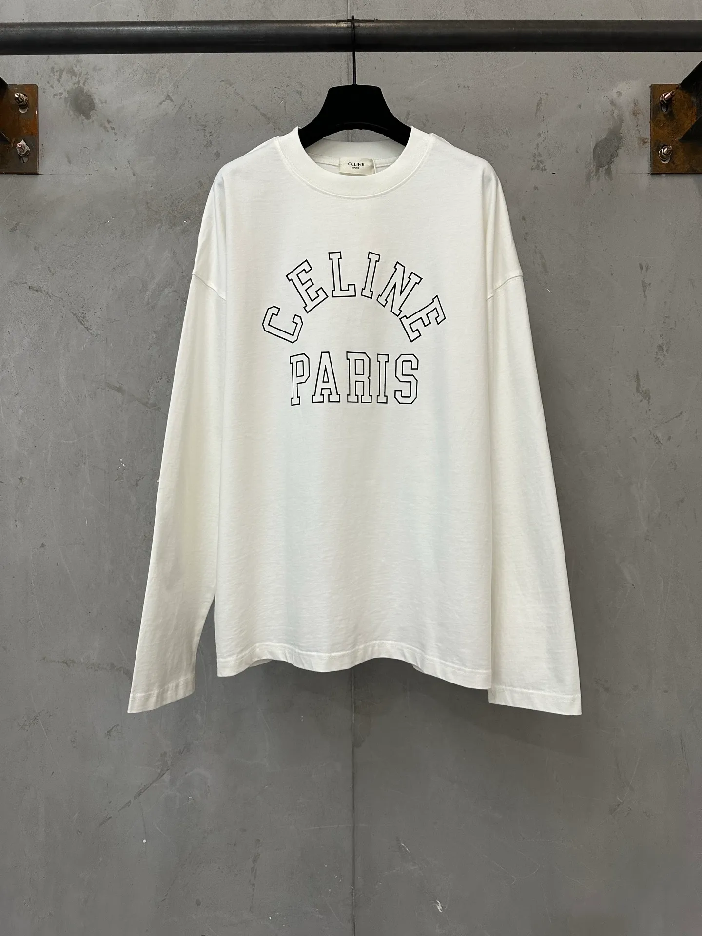 ￼ 155 CELINE Celine 26ss simple White logo printed long-sleeved T-shirt Fabric: High-definition super heavyweight cotton double yarn compact Xinjiang cotton Gram weight gram Paired with 2*2 Salona rib Clean cloth surface Clear cloth texture Tight and stiff High color fastness No shape No Color Change Customized hardware Threads Accessories Alignment Men and women Same Style Color: White Size: XS S M L XL